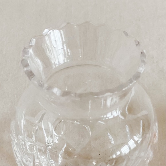 Vintage Mini Glass Flower Vase - Picture 5 of 6